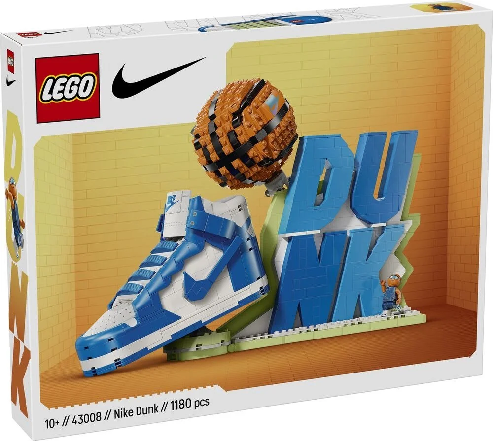 オーダー用 A Sneakerhead's Take on 43008 Nike Dunk x LEGO Set - BrickNerd